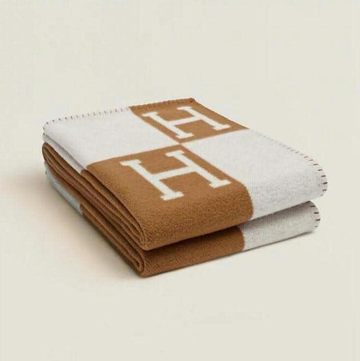 Hermès Blanket & Pillow