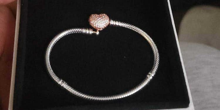 Pandora Bracelet w/ Heart Clasp