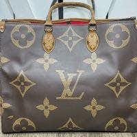 LV ON THE GO-SIZE LARGE-COLOR 1 FLOWER LETTER PRINT