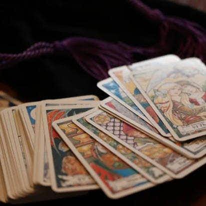 choosing a new tarot deck
