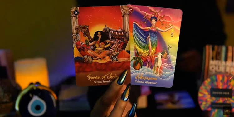 INSPIRATIONAL ORACLE CARD READING